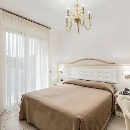 Ξενοδοχείο Buratti 4*